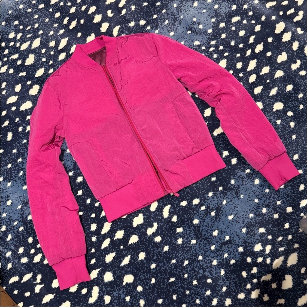 Lululemon Ripened Raspberry NonStop Bomber Reversible Jacket. Size 2 - Picture 4 of 10